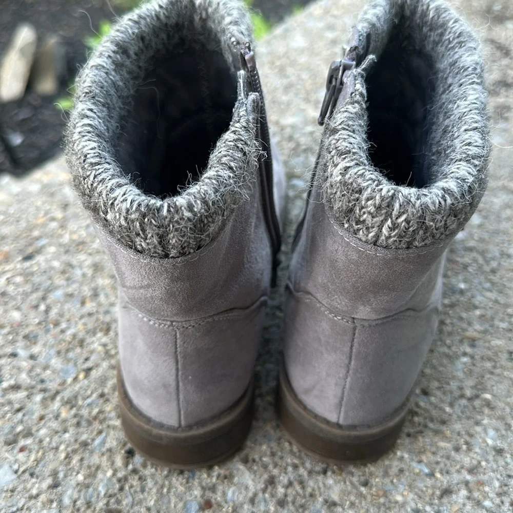 Natural Reflections grey booties women’s size 7